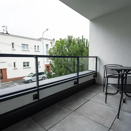 Arena With Parking Apartment
